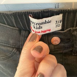Abercrombie Kids Pull-On Jean Legging size 7/8